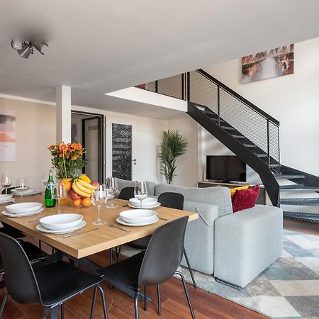 Spacious Apartments Near Karlin Square Prague Exterior photo