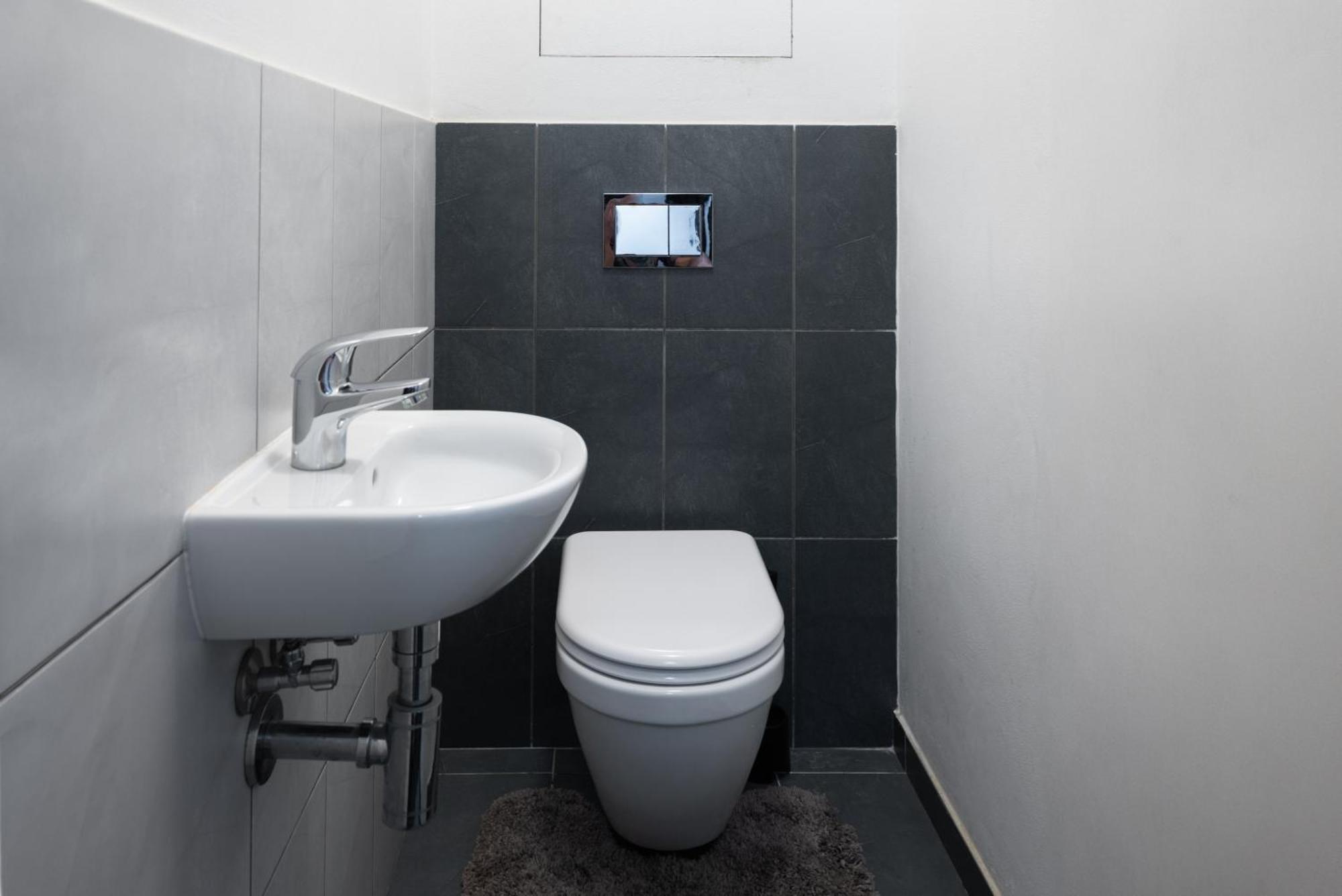 Spacious Apartments Near Karlin Square Prague Exterior photo