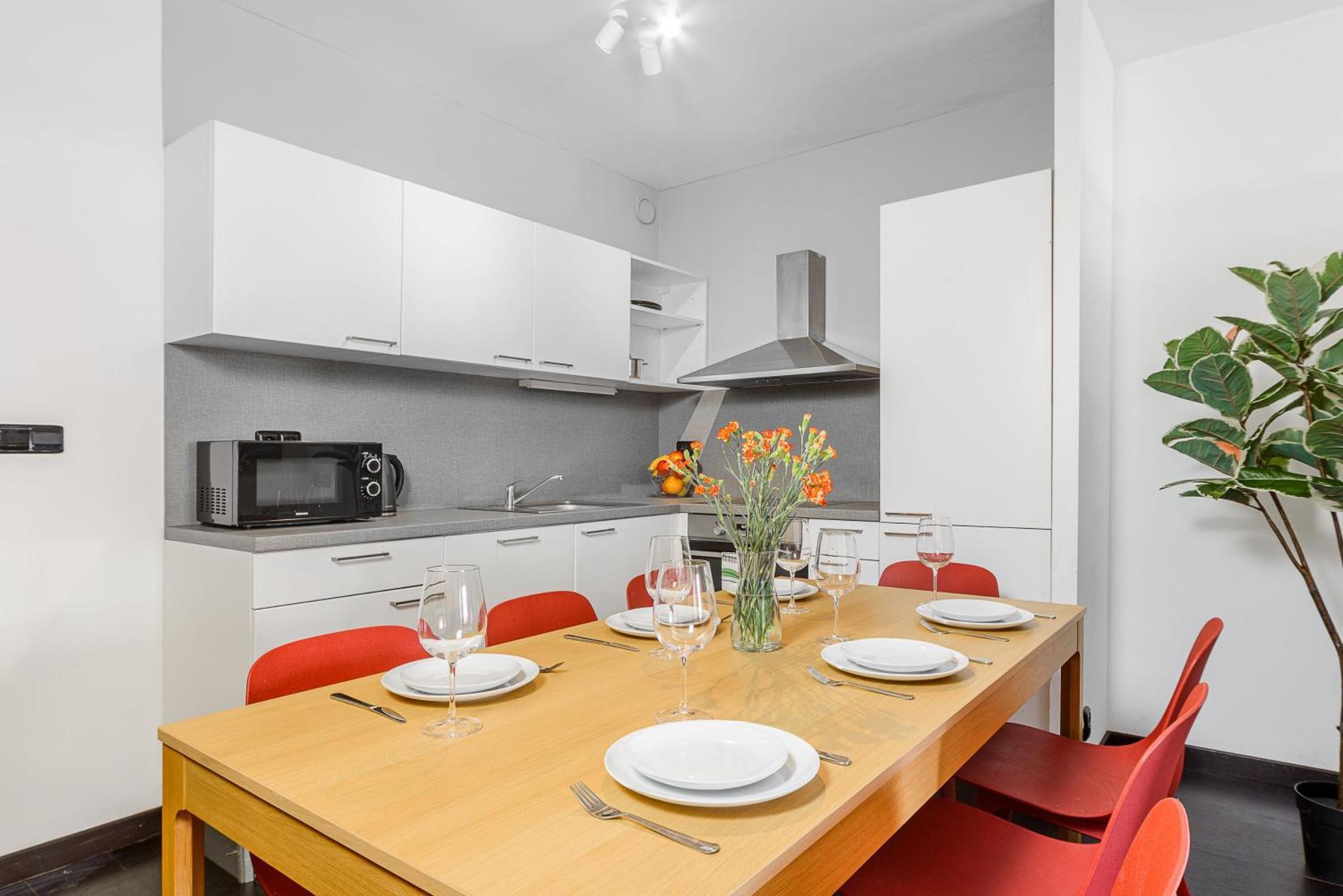Spacious Apartments Near Karlin Square Prague Exterior photo