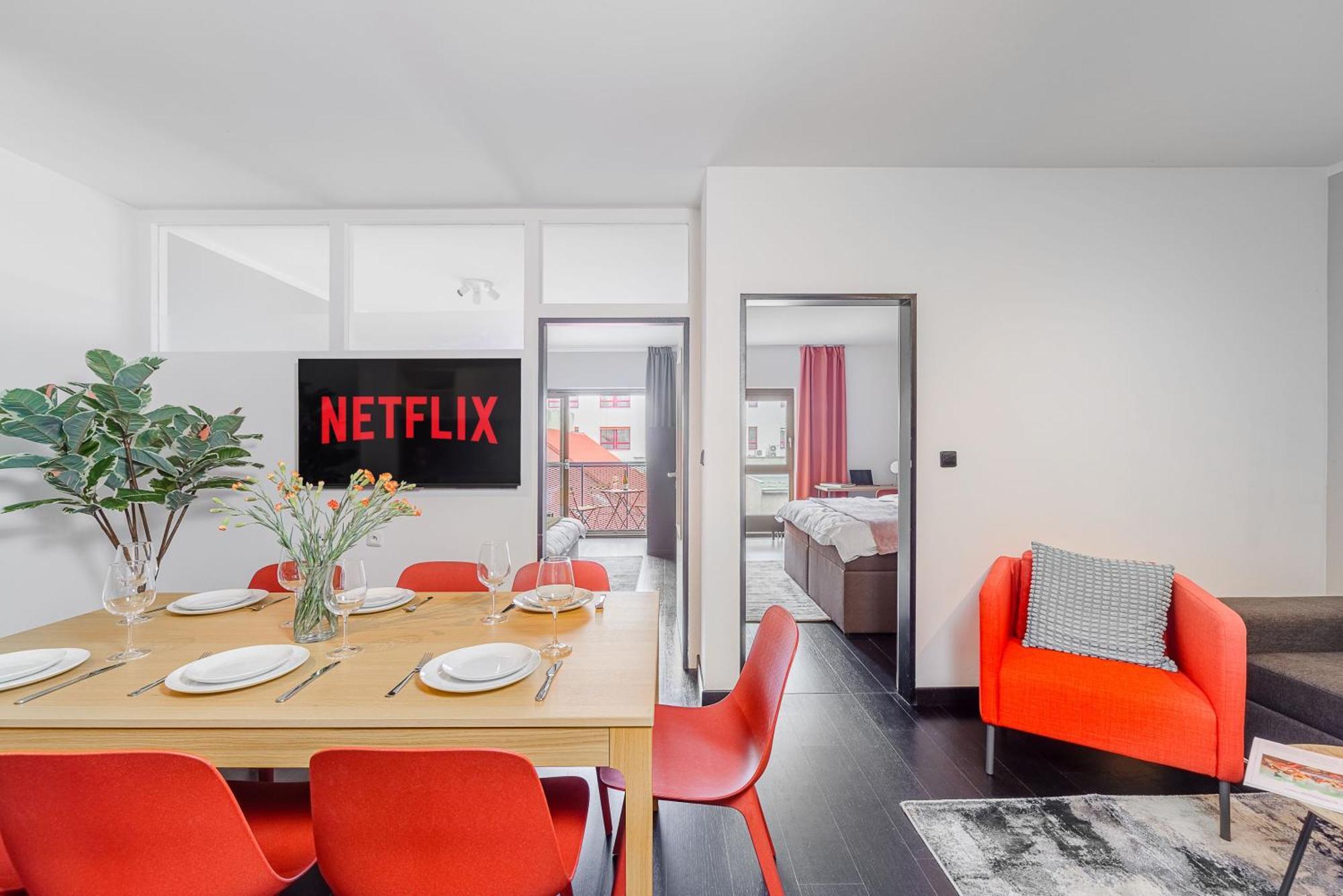 Spacious Apartments Near Karlin Square Prague Exterior photo