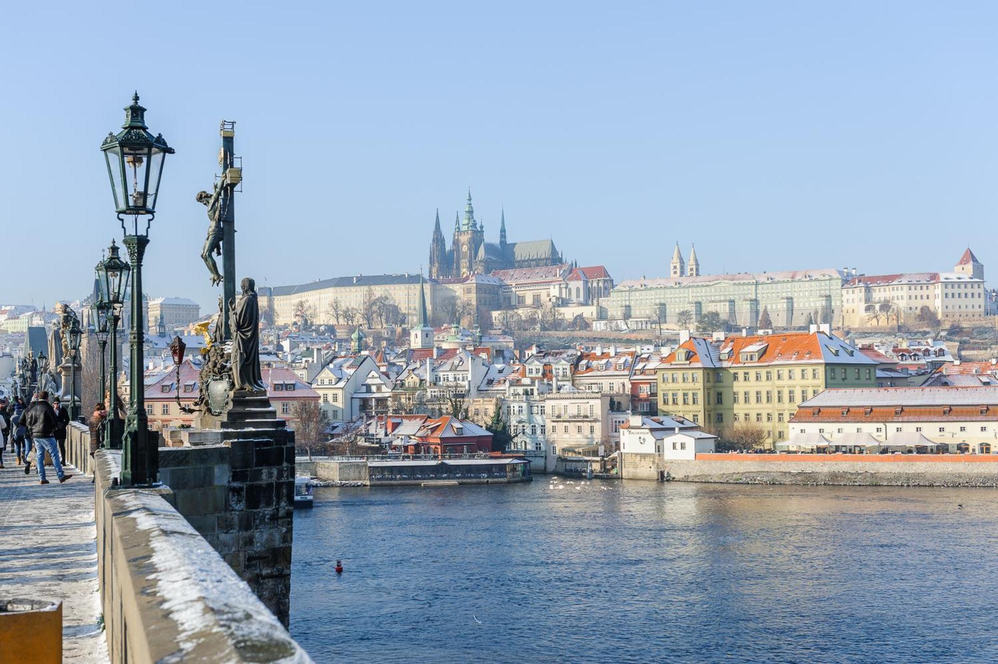 Spacious Apartments Near Karlin Square Prague Exterior photo