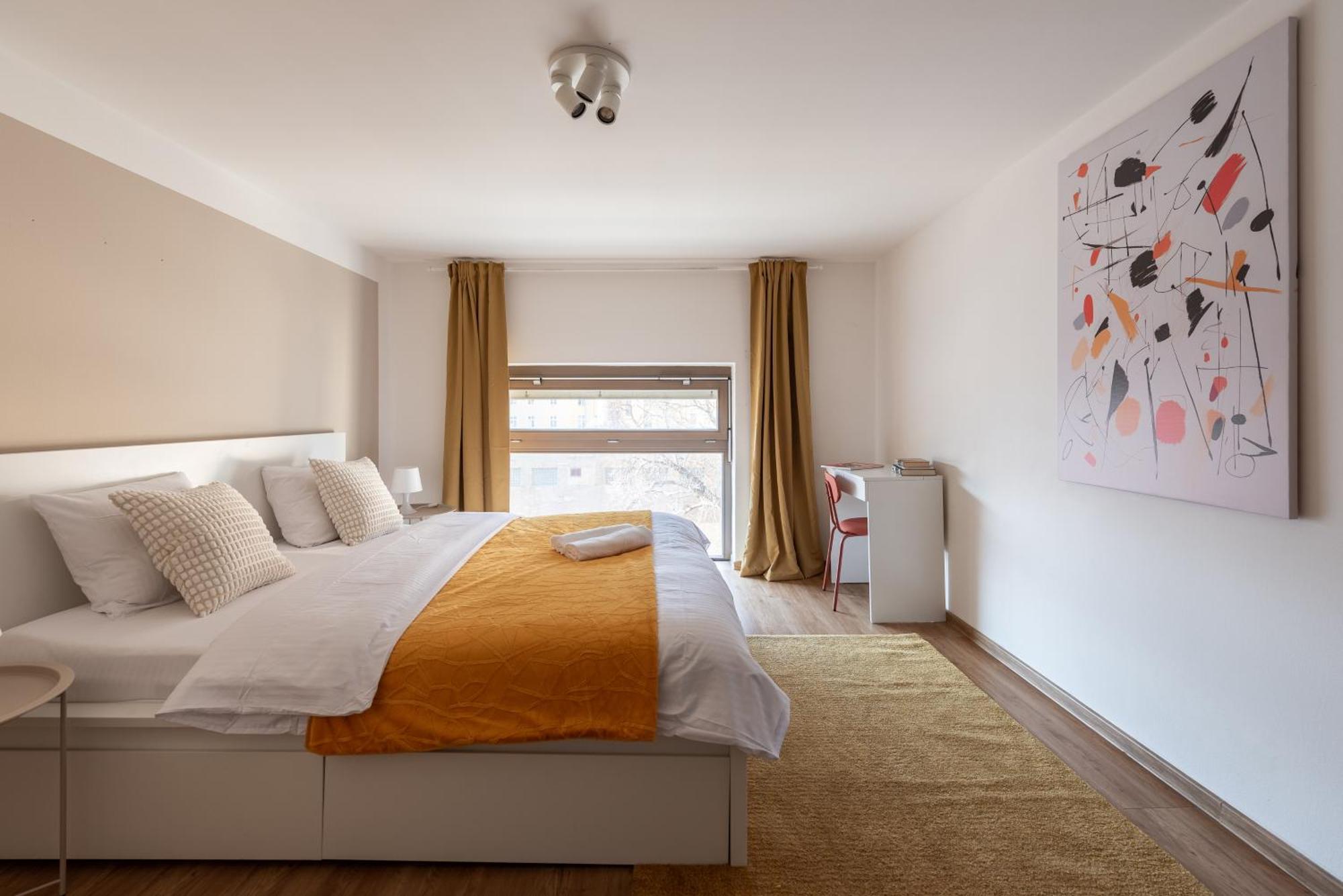 Spacious Apartments Near Karlin Square Prague Exterior photo
