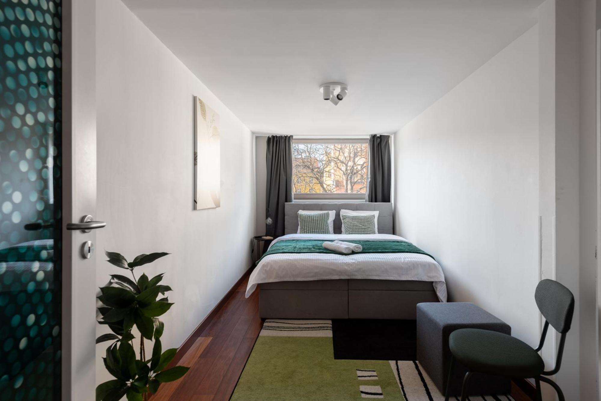 Spacious Apartments Near Karlin Square Prague Exterior photo