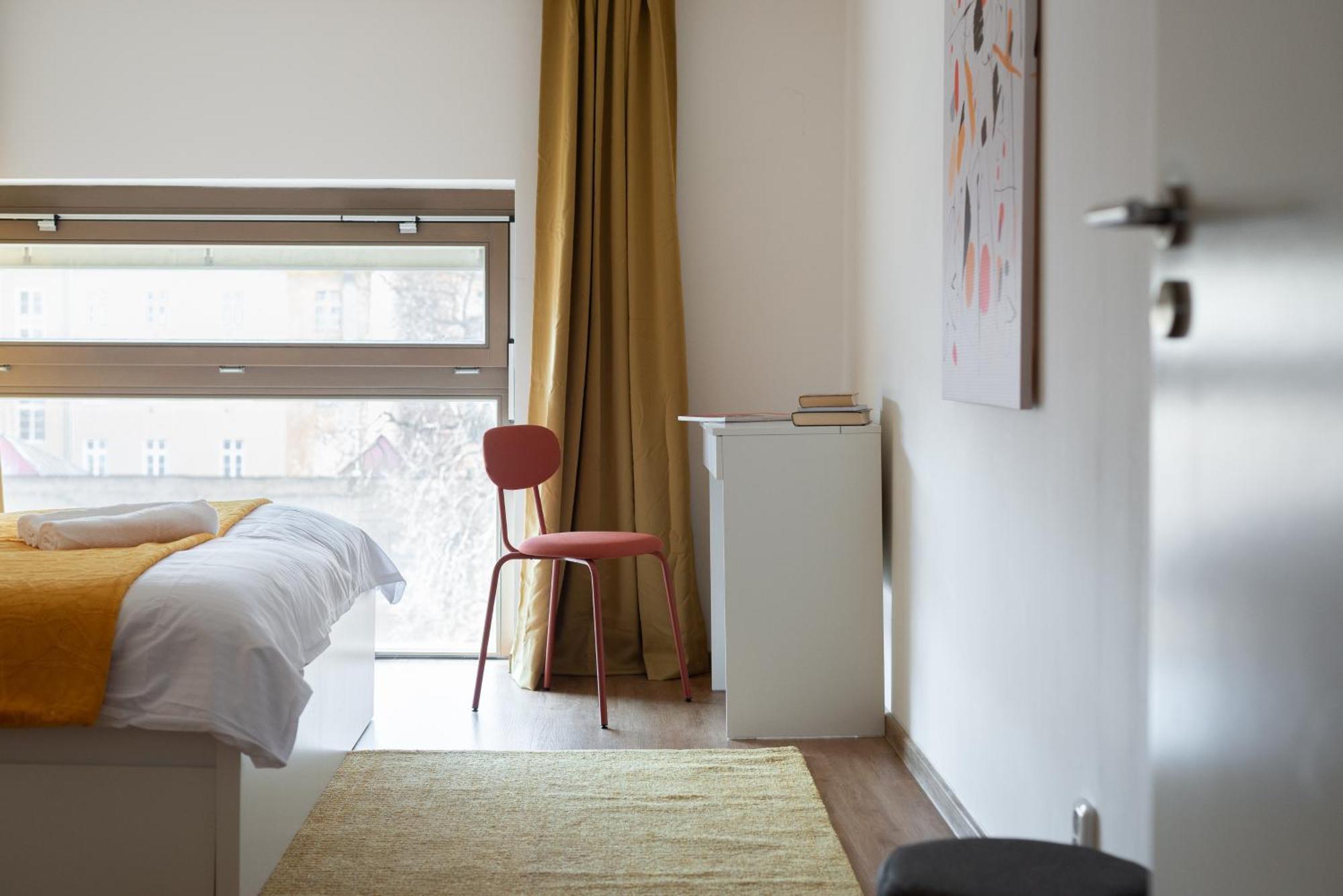 Spacious Apartments Near Karlin Square Prague Exterior photo