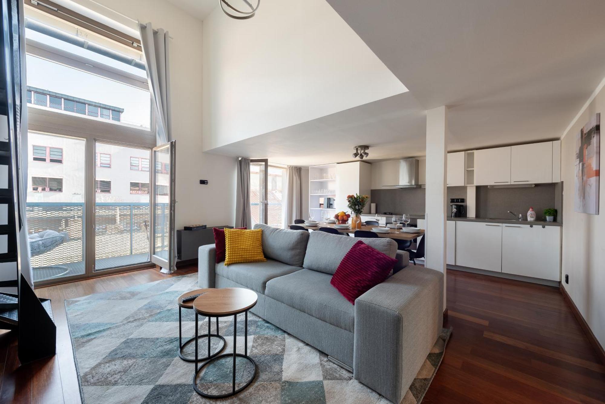 Spacious Apartments Near Karlin Square Prague Exterior photo