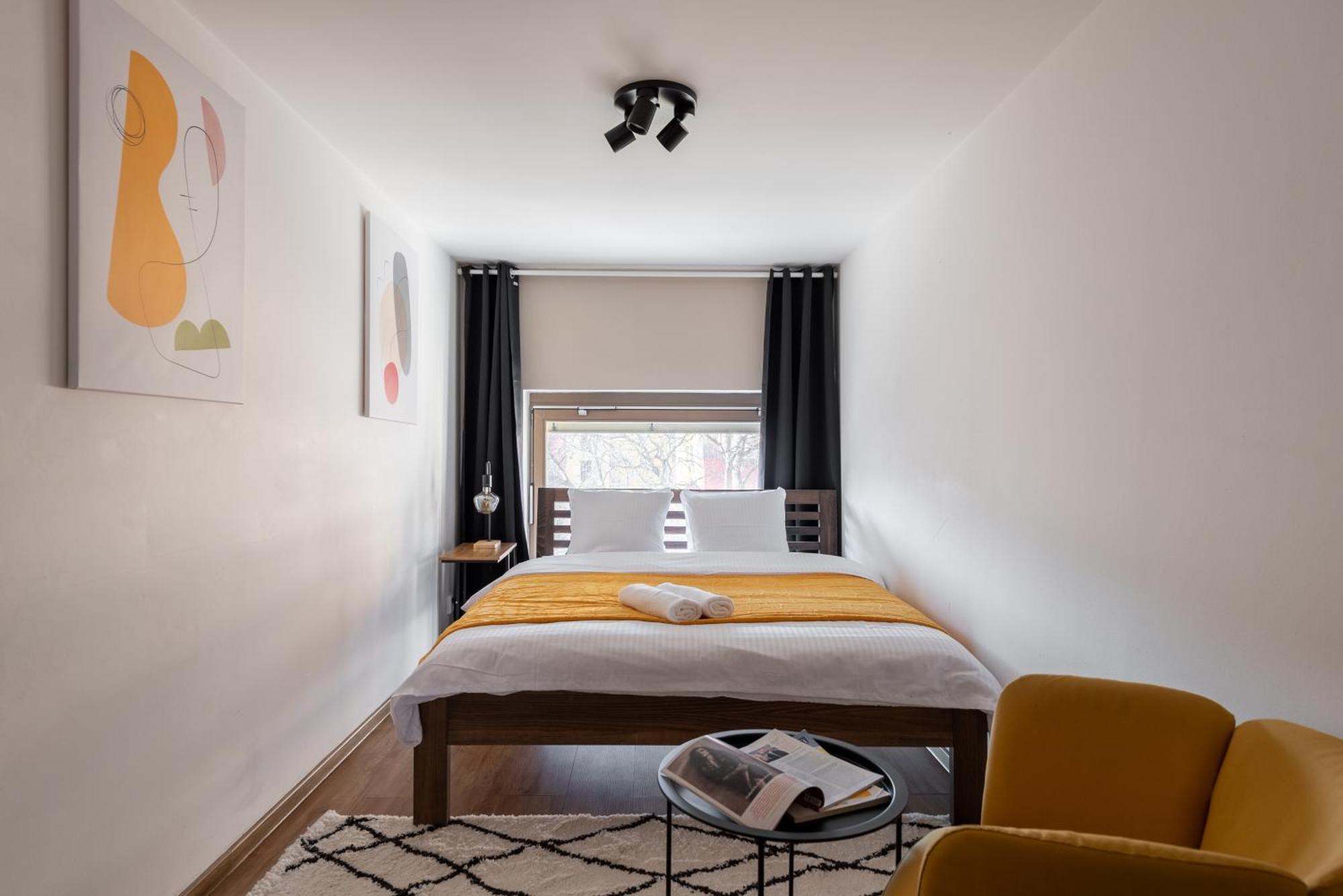 Spacious Apartments Near Karlin Square Prague Exterior photo