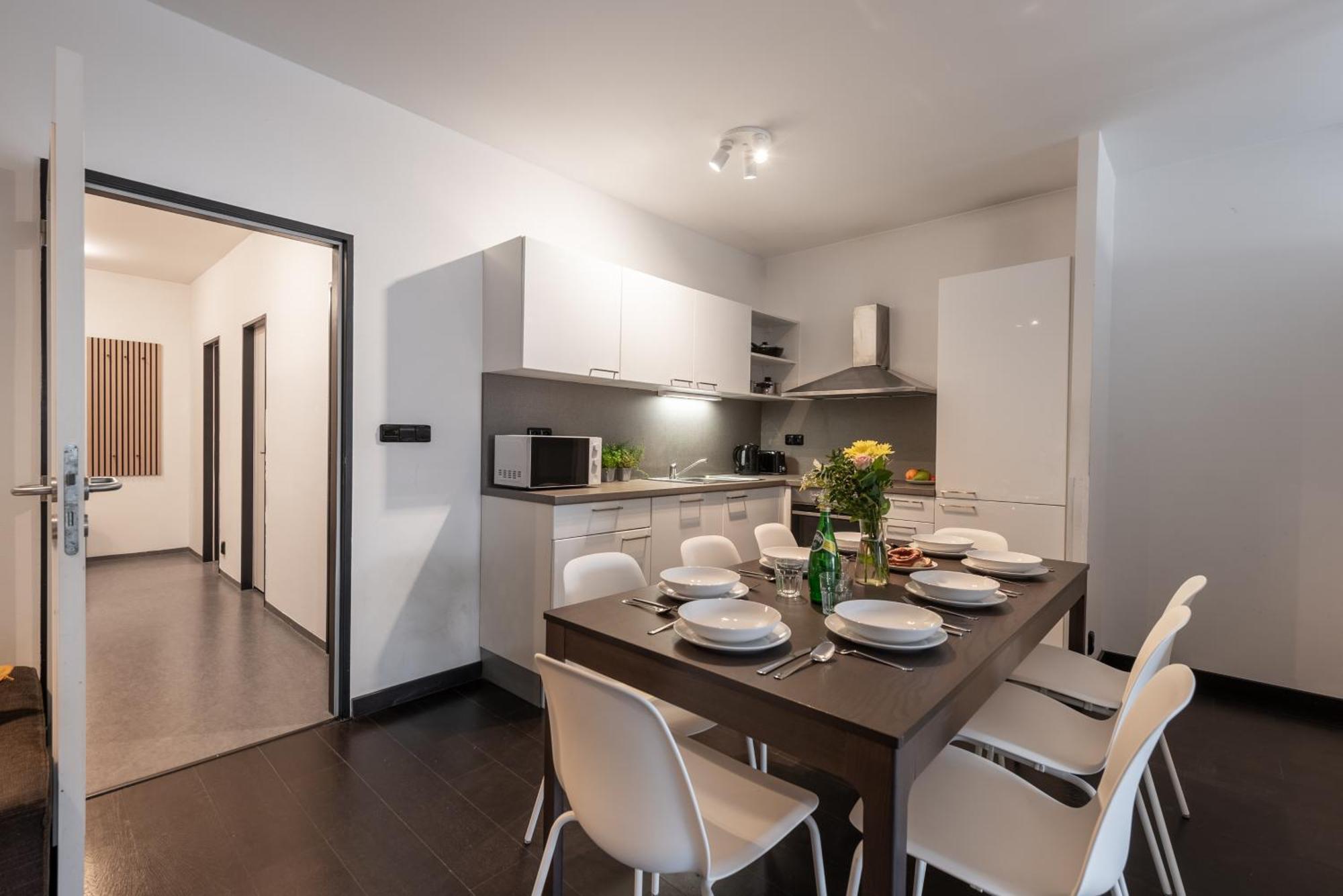 Spacious Apartments Near Karlin Square Prague Exterior photo