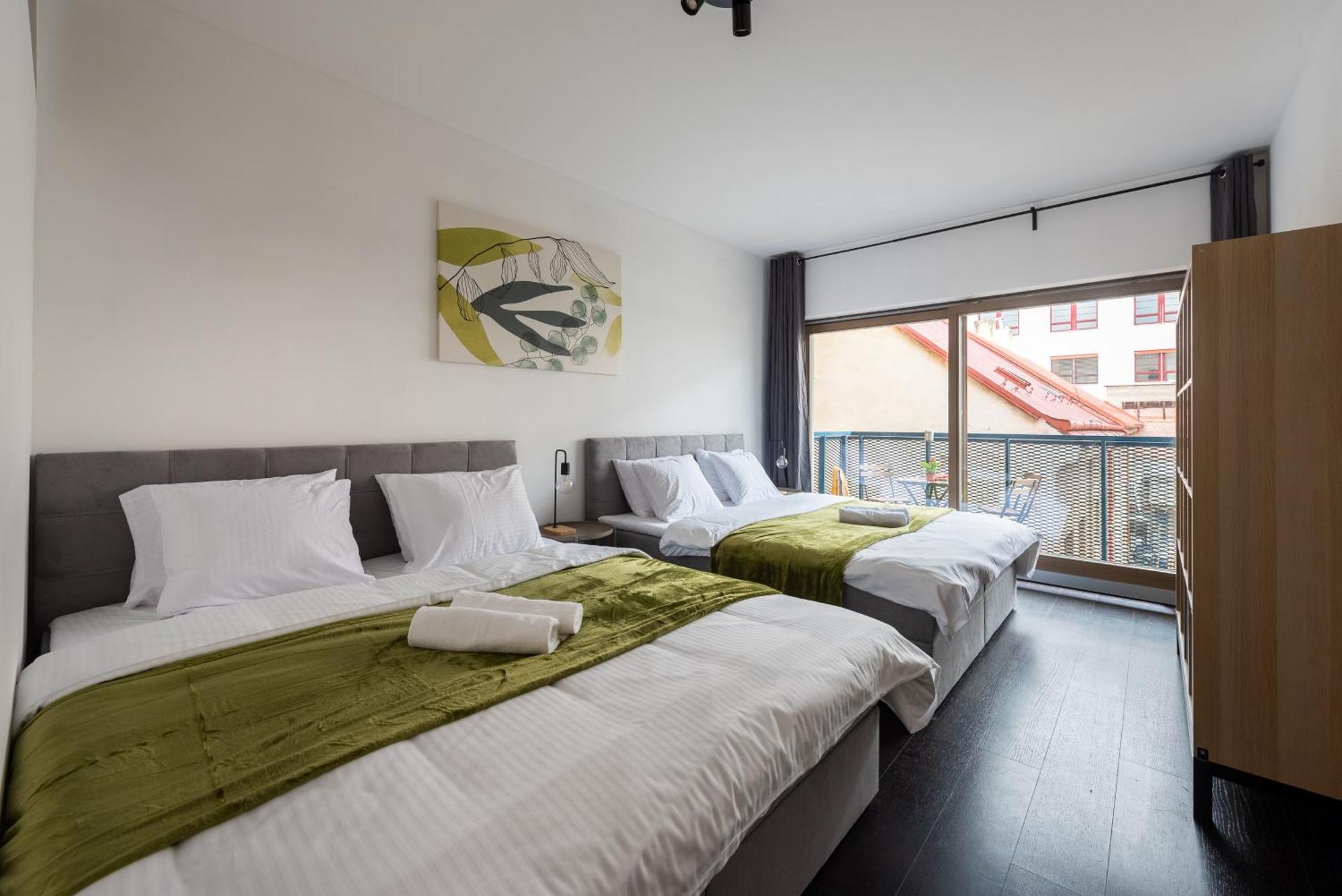 Spacious Apartments Near Karlin Square Prague Exterior photo
