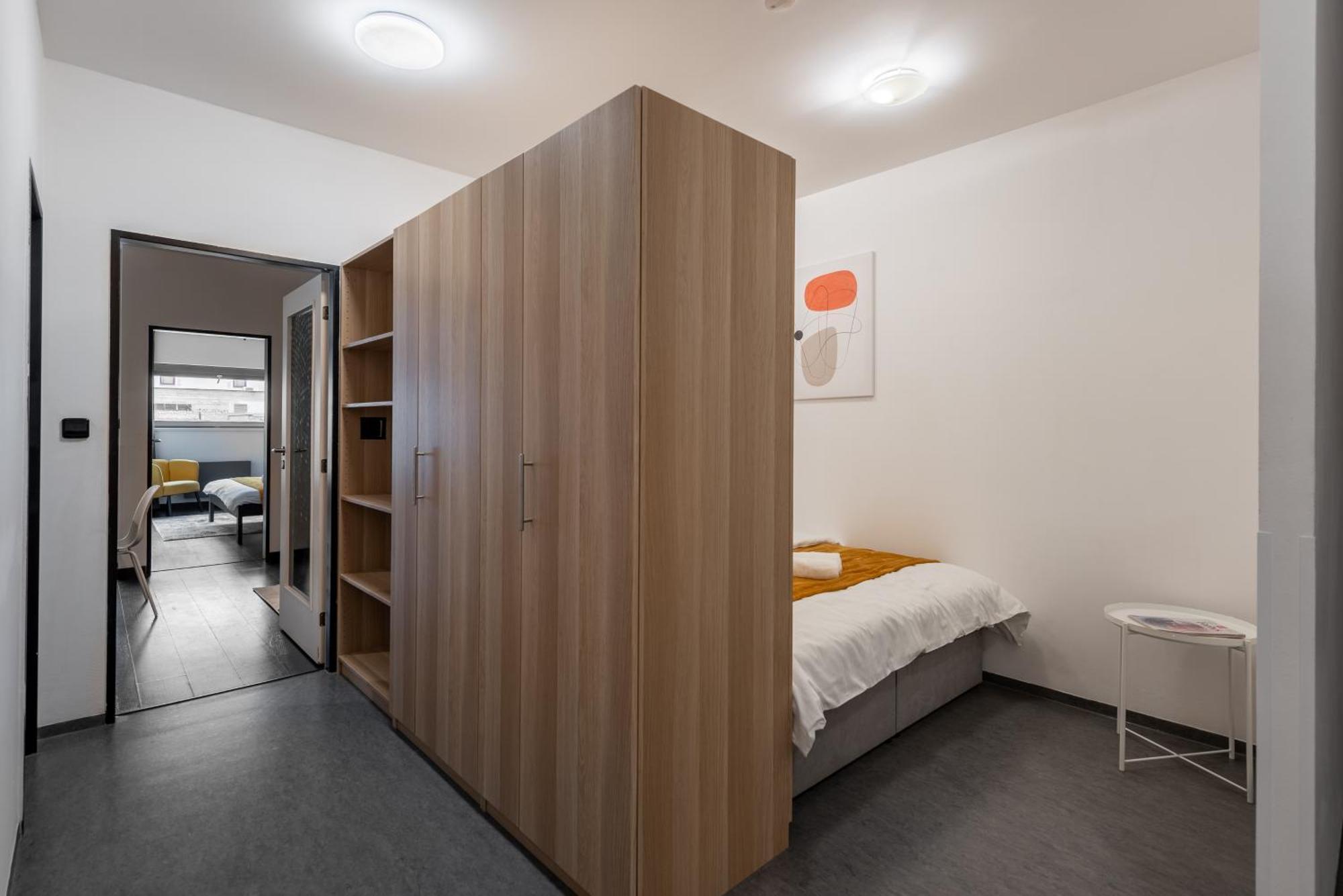 Spacious Apartments Near Karlin Square Prague Exterior photo